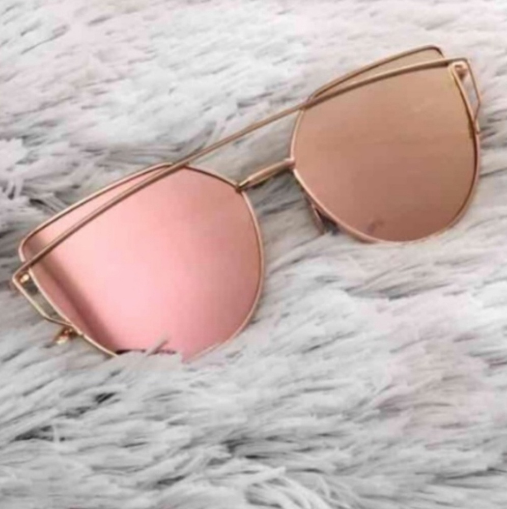 🎉4xHP🎉 NWOT Gold / Rose Gold Blush Pink Sunglasses 🕶